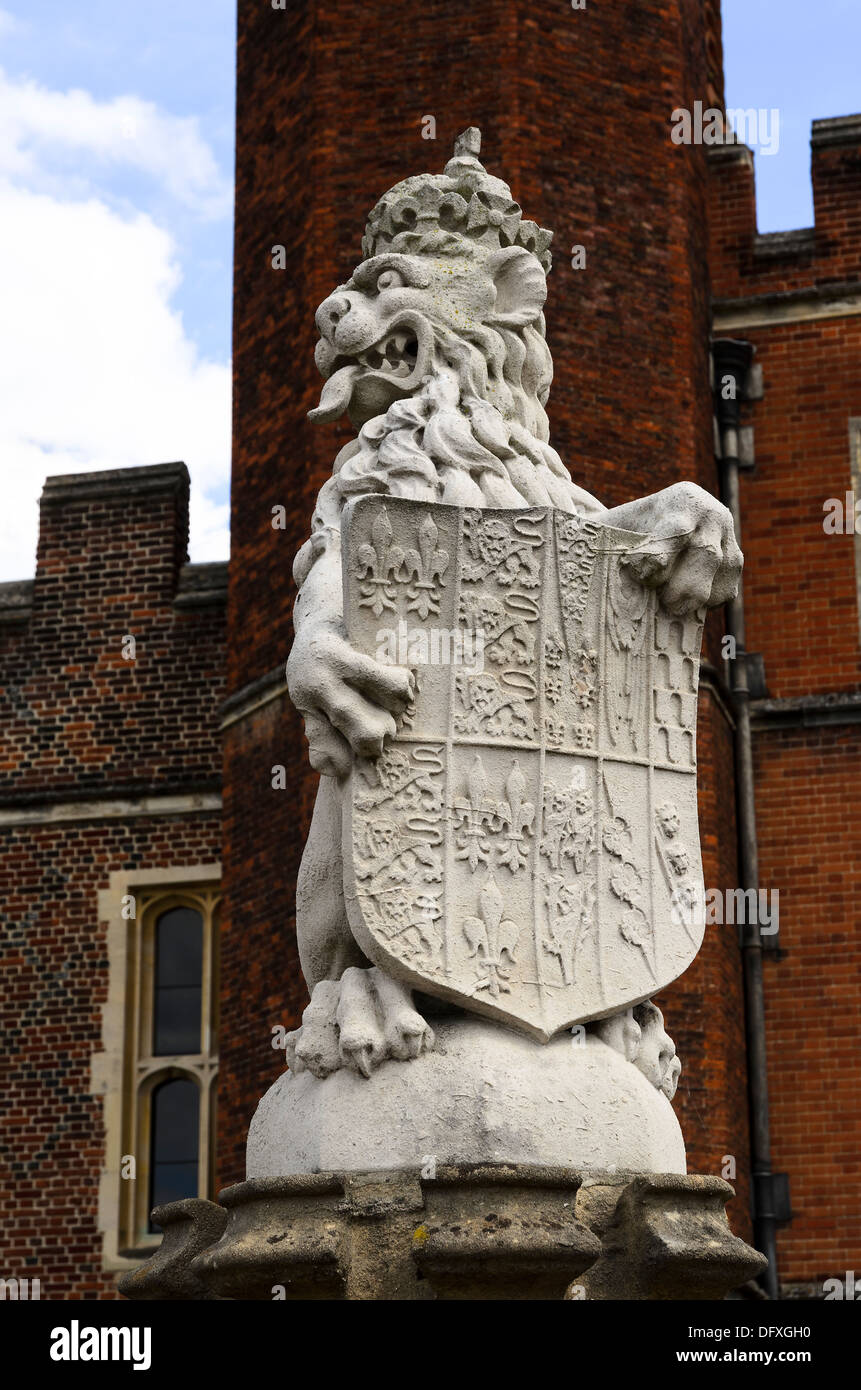 Heraldic Lion statue at Hampton Court London England Stock Photo Alamy Heraldic Lion statue at Hampton Court London England Stock Photo Alamy