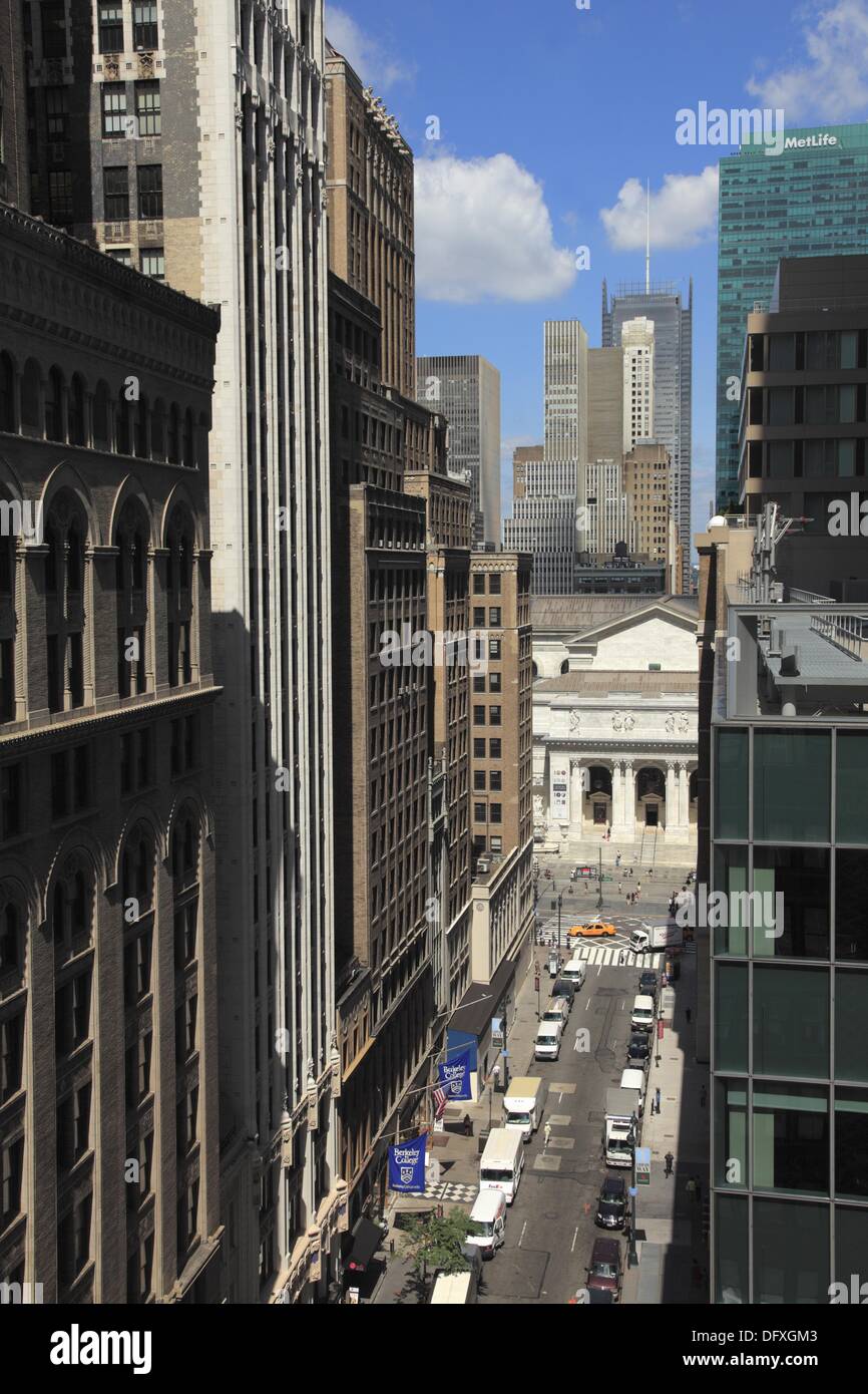 The Library Way in Midtown Manhattan with the building of New York