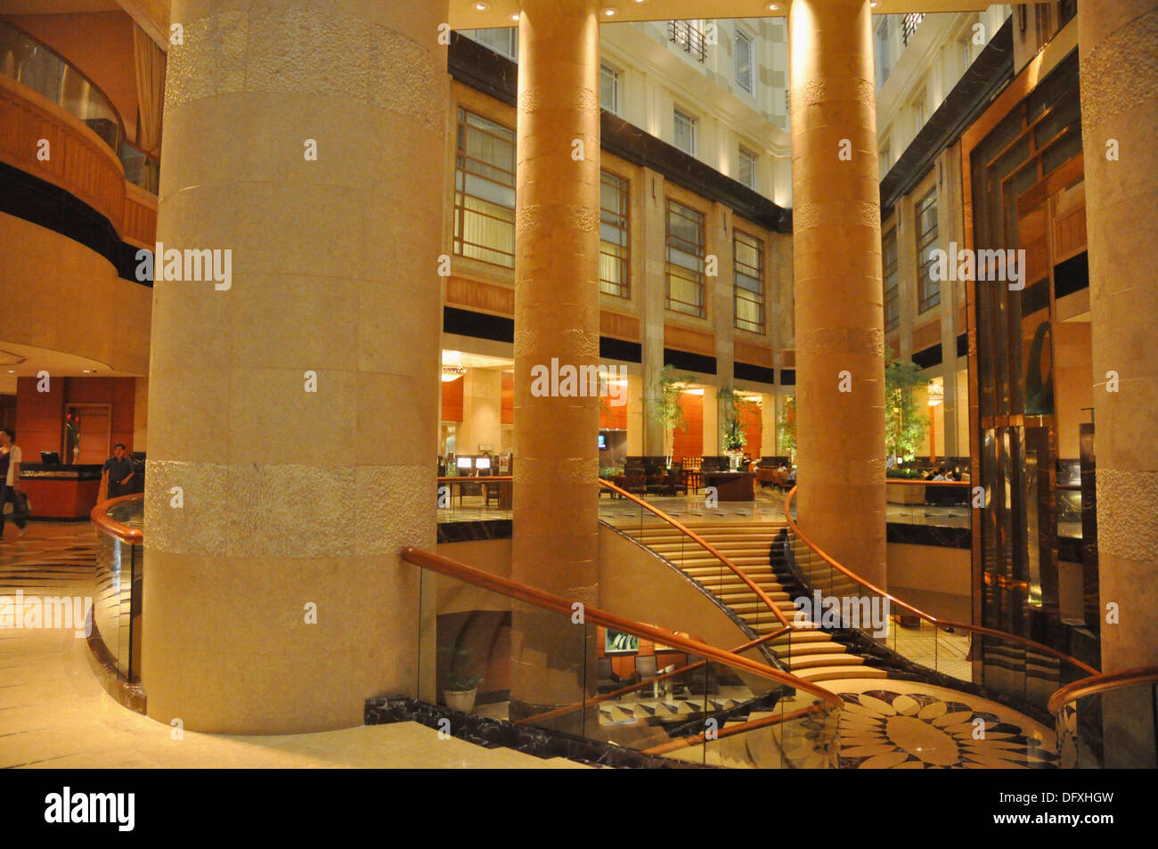 Fullerton hotel singapore interior hi-res stock photography and images ...