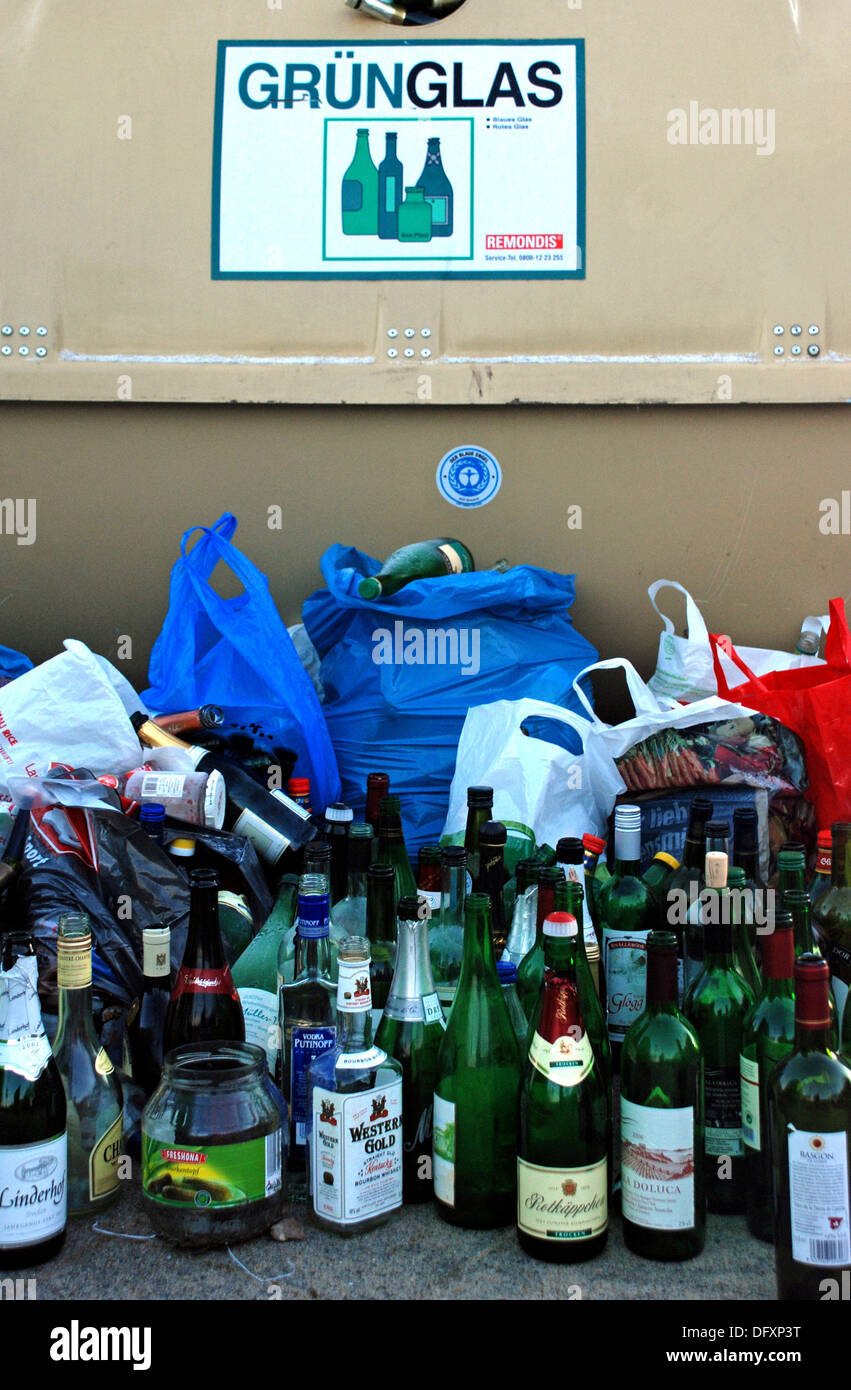 Wine fountain stock image. Image of drink, container, compartment - 2410659