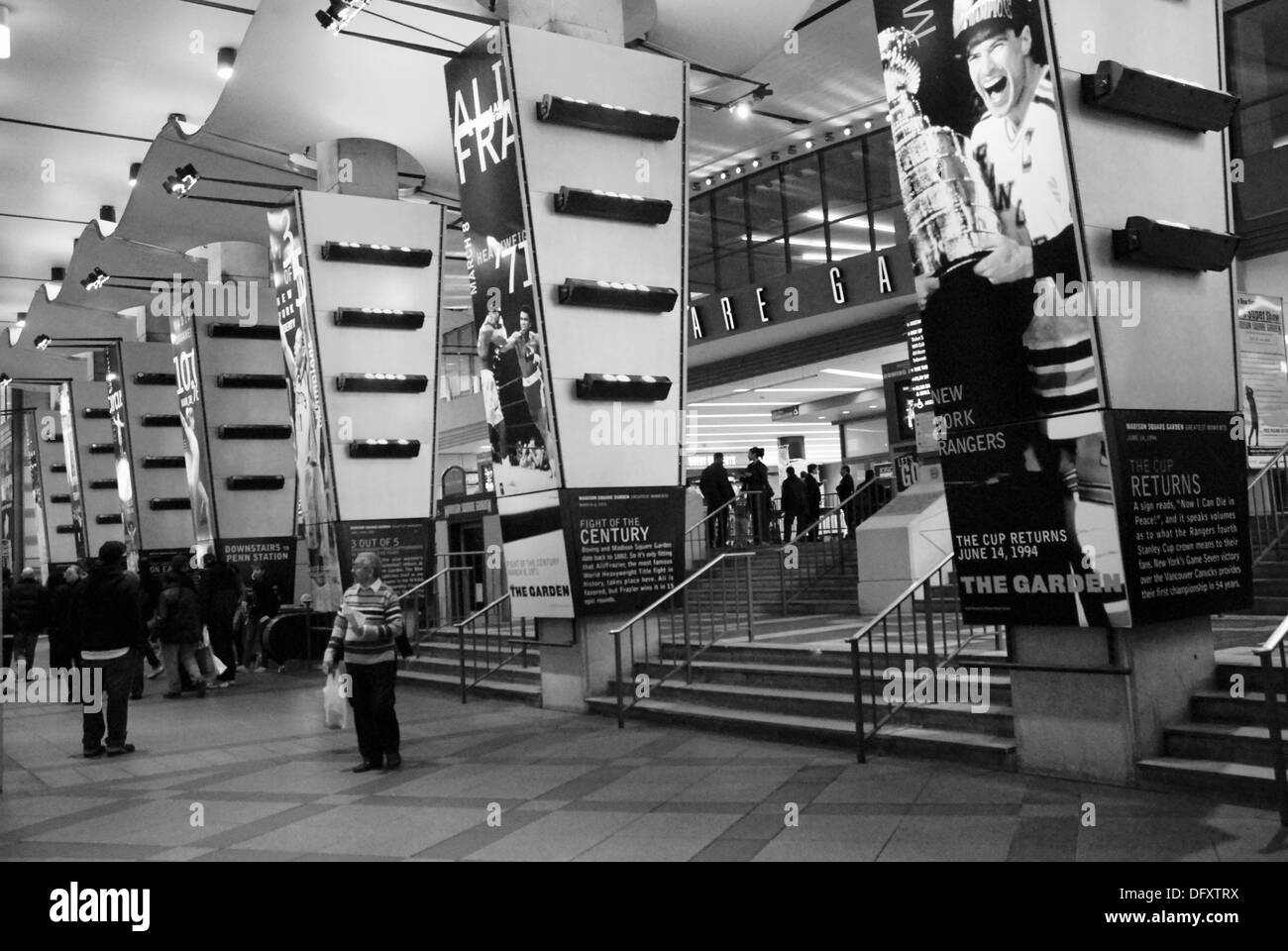 Lobby of Madison Square Garden Stock Photo Alamy