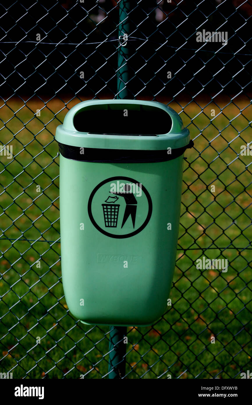 Litter Bin High Resolution Stock Photography and Images - Alamy