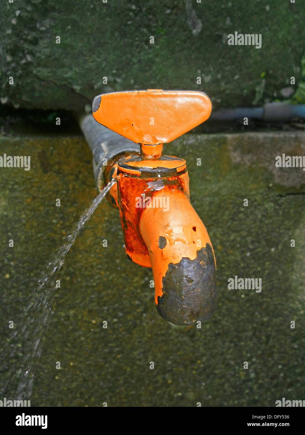 Rusty old fashioned water tap leaking water Stock Photo Alamy
