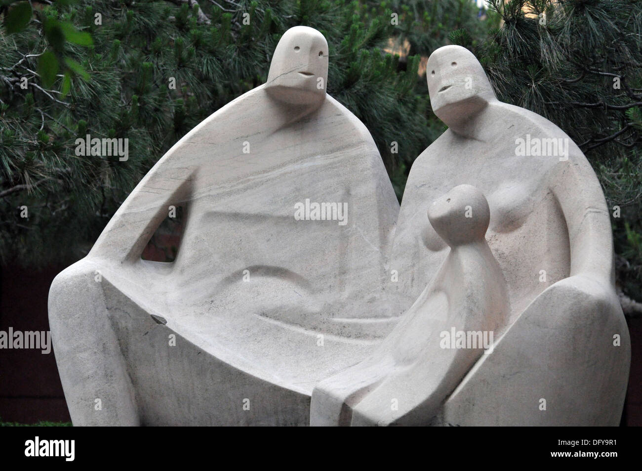 Seoul (South Korea) 'family sculpture’ in Jongnogu Stock Photo Alamy