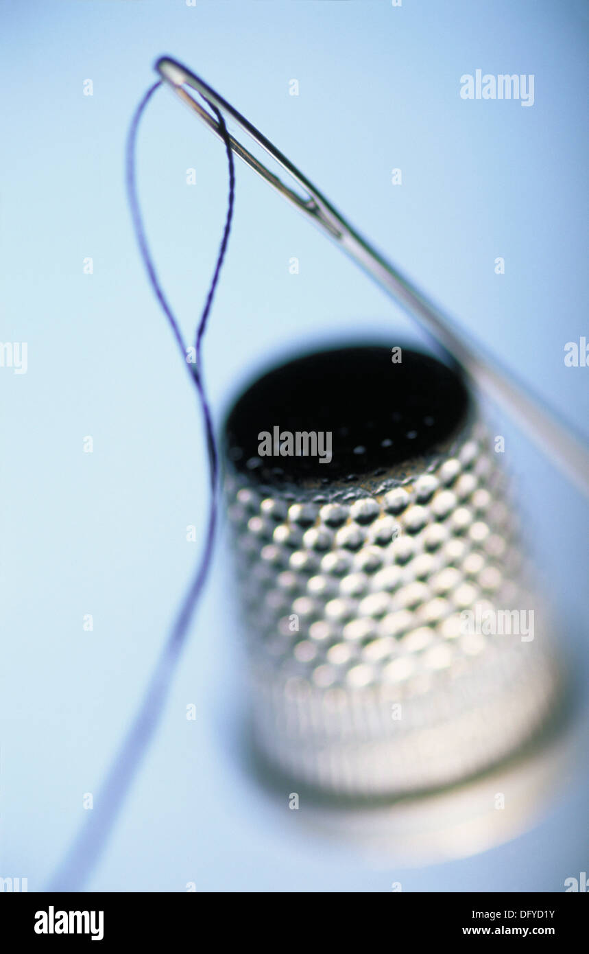 Needle and thimble Stock Photo Alamy