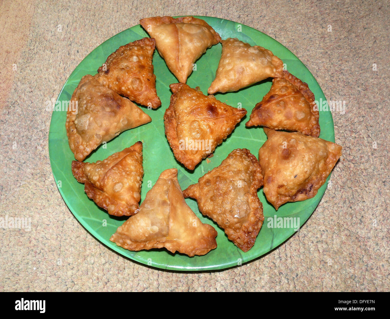 Vegetarian snacks, Samosa, India Stock Photo - Alamy