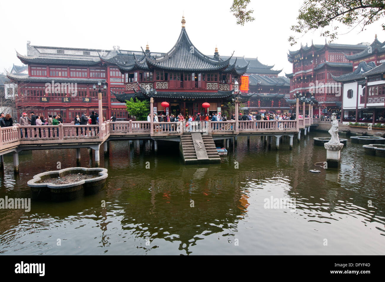 Huxinting Teahouse in front of Yuyuan Garden (Garden of Happiness or Garden of Peace), Old City, Shanghai, China Stock Photo