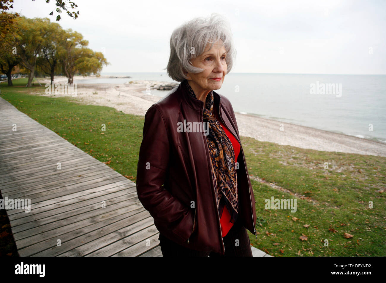 Godrich, Ontario, Canada. 23 Oct, 2006. FILE PHOTO - Canadian author ALICE MUNRO, 82, is the first Canadian-based writer to win the Nobel Prize for literature. Upon hearing the news, a 'delighted' Munro says she knew she was in the running for the prize, but never thought she'd win. The 82-year-old writer was named today as the 110th Nobel laureate in literature and the only the 13th woman to receive the distinction. An official at The Swedish Academy, which selects Nobel literature winners, called Munro a 'master of the contemporary short story.' Credit:  ZUMA Press, Inc./Alamy Live News Stock Photo