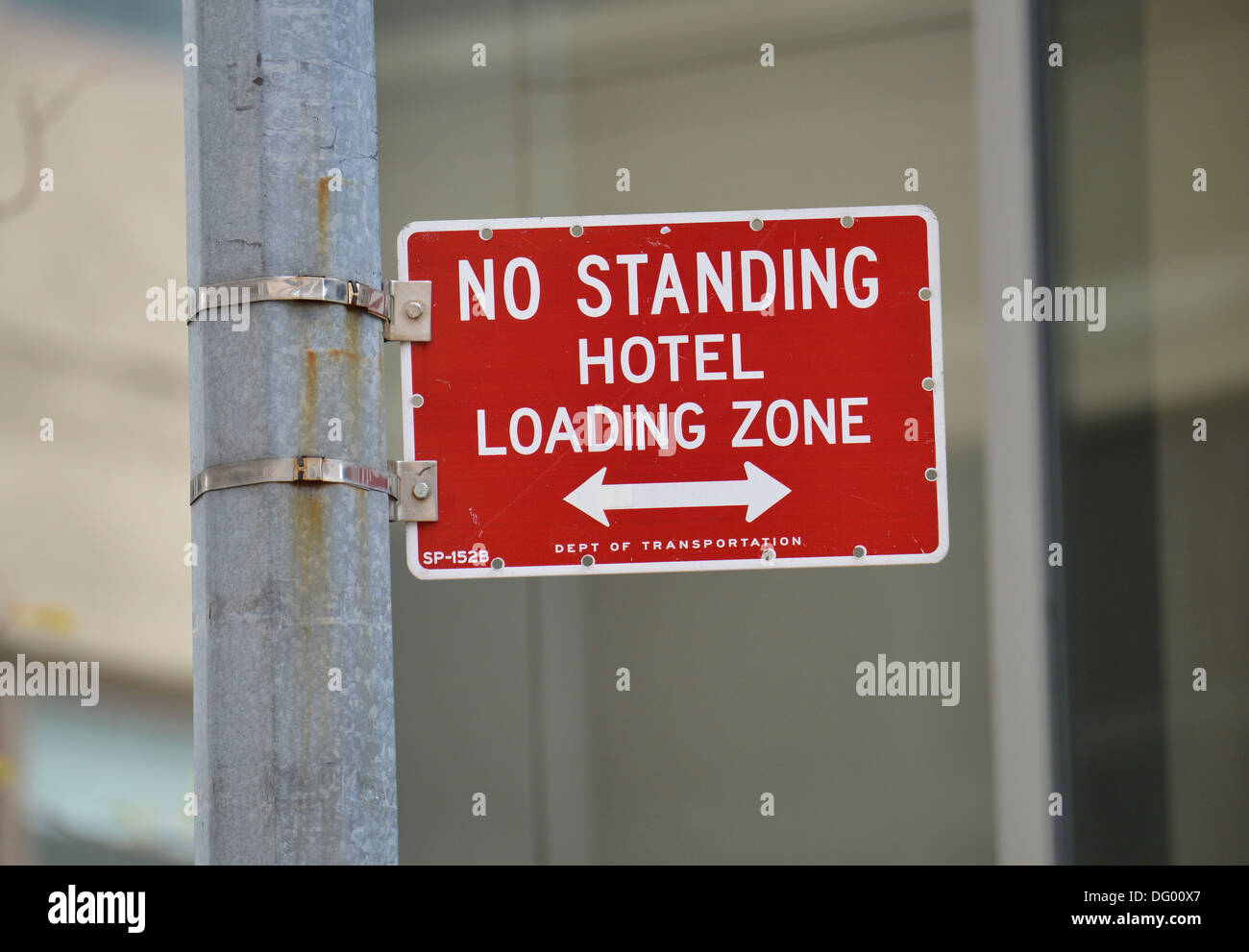 "No Standing Hotel Loading Zone" sign, New York City Stock Photo Alamy