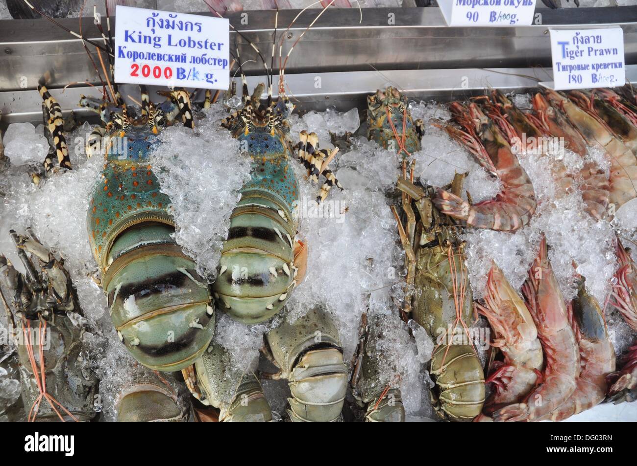 Pattaya (Thailand): king prawns and lobsters sold at the Naklua market Stock Photo