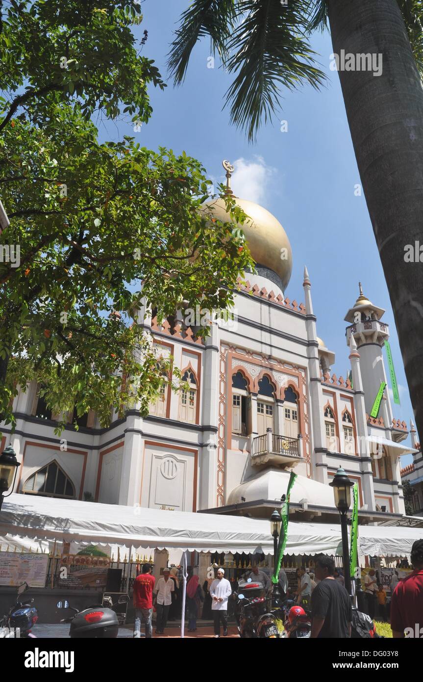 Singapore: The Sultan Mosque Stock Photo - Alamy