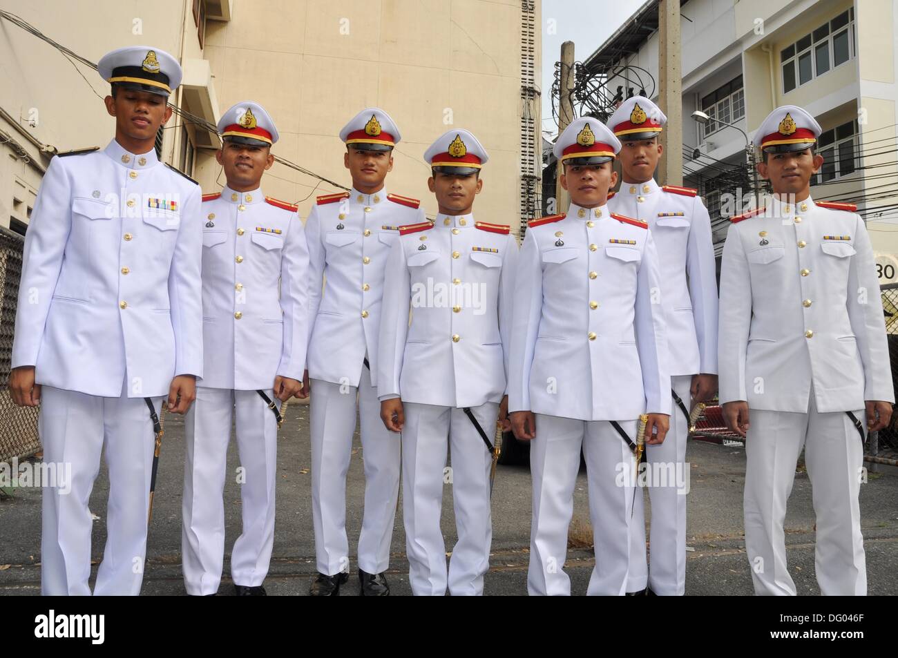 Bangkok (Thailand): Thai soldiers in uniform at the king Bhumibol Adulyadej birthday´s public commemoration (December 5th) Stock Photo