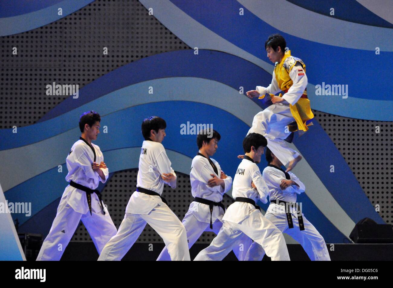 Seoul (South Korea) taekwondo show in Seoul Square Stock Photo Alamy