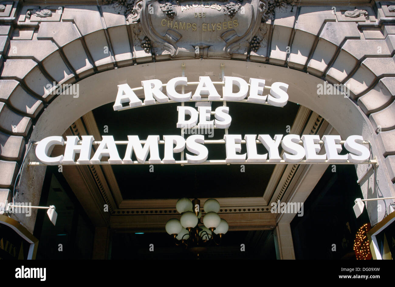 Arcades des Champs Elysées