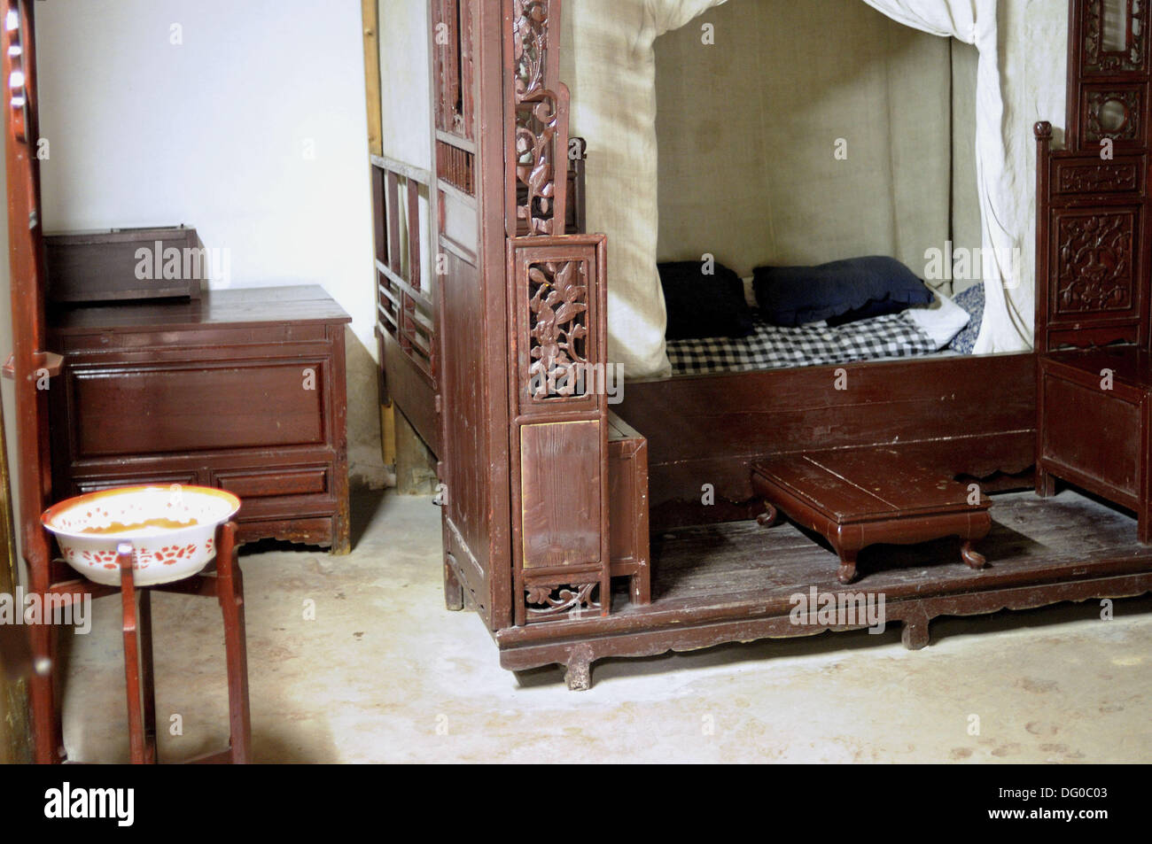 The ancient chinese bedroom Stock Photo Alamy