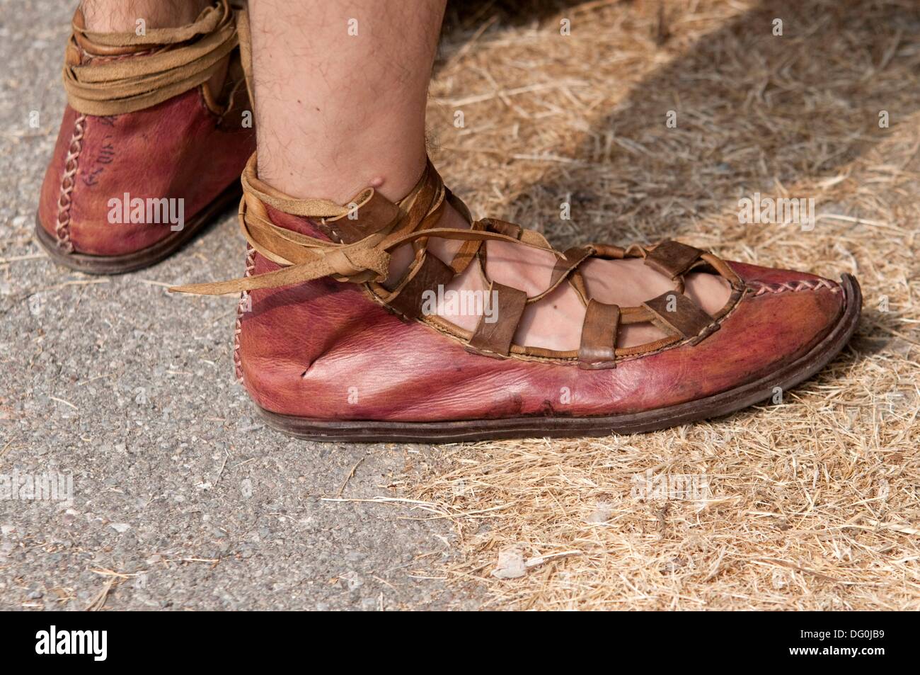 ancient roman soldier shoes
