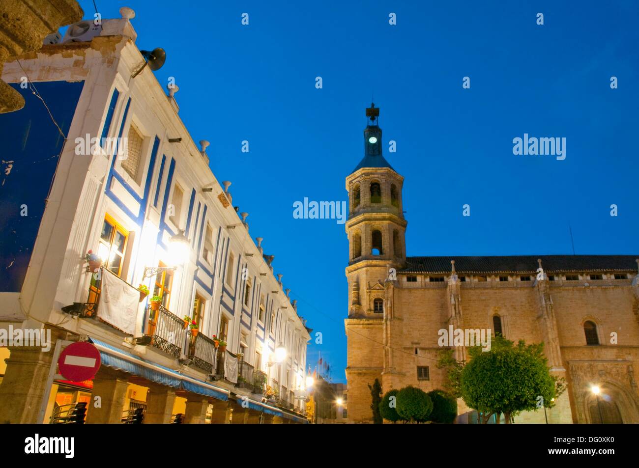 España Square, night view. Valdepeñas, Ciudad Real province, Castilla La  Mancha, Spain Stock Photo - Alamy