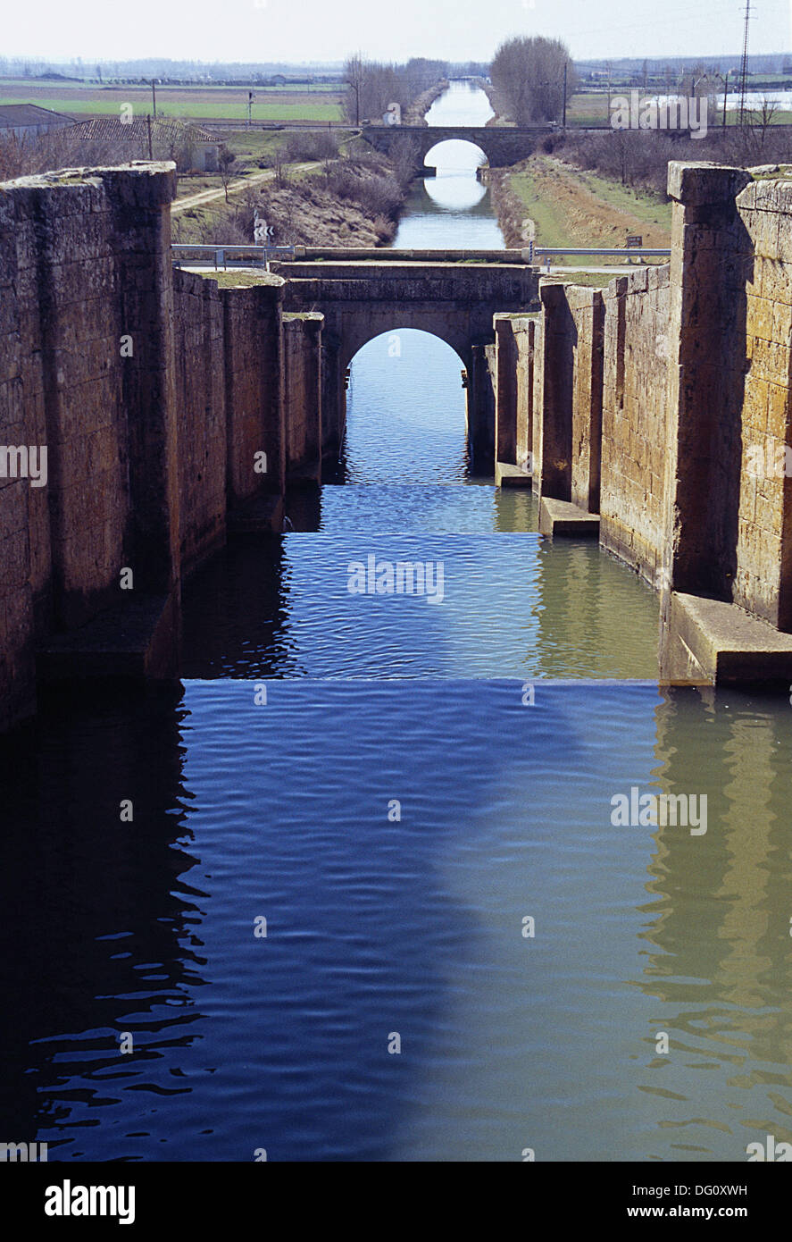 Locks in the Canal de Castilla, Fromista, Palencia province, Castilla-Leon, Spain Stock Photo