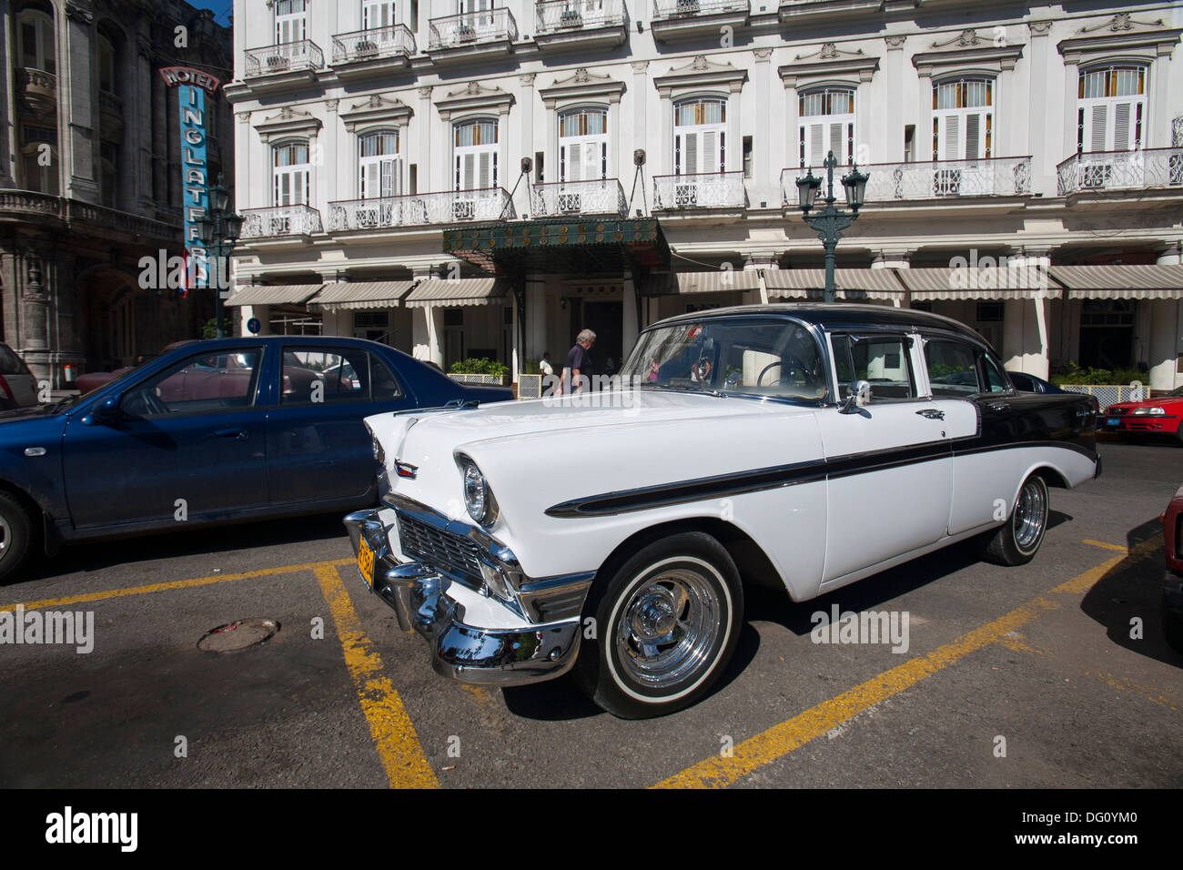 Cuba, antique car in front of Hotel Inglaterra Stock Photo
