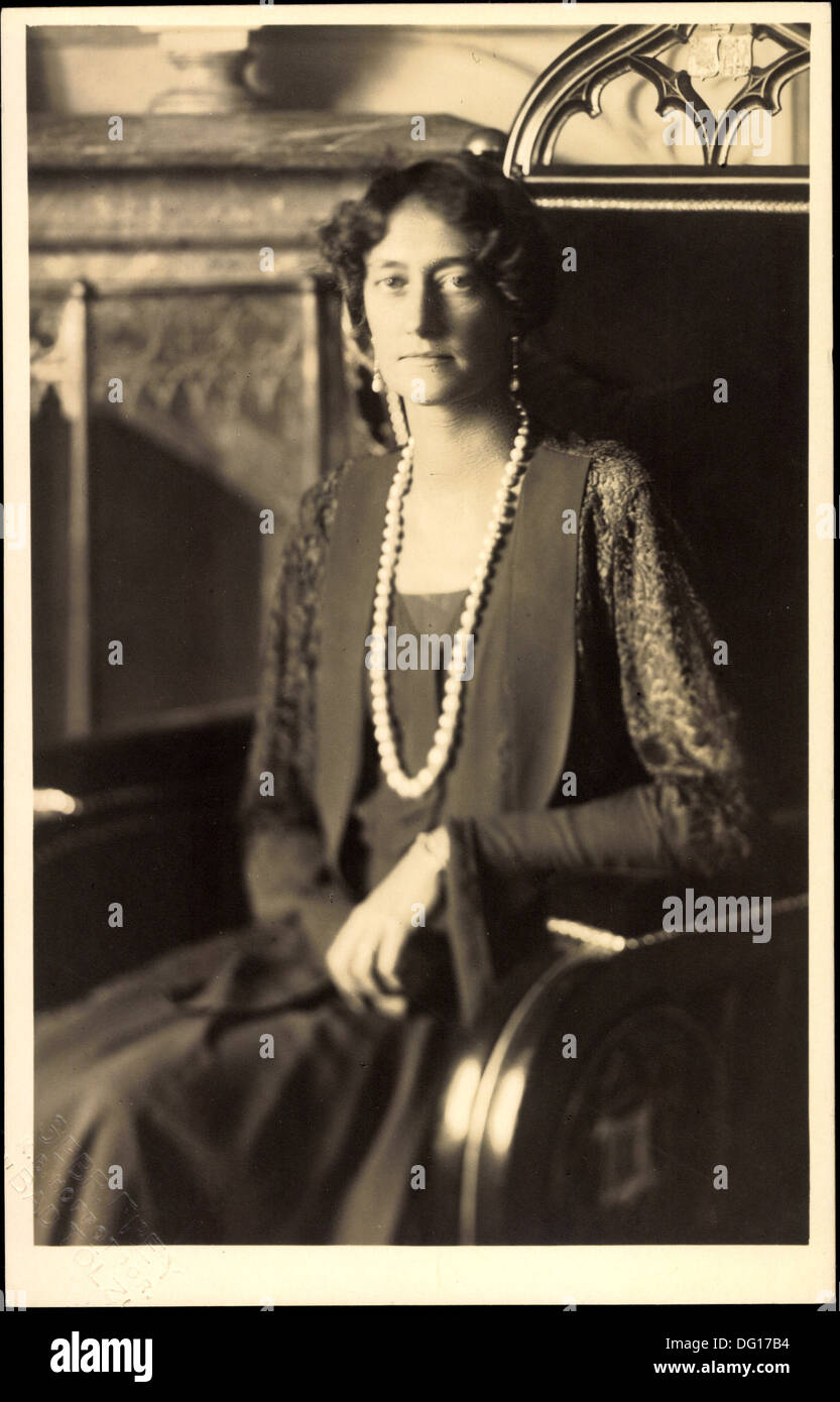 Foto Ak Kronprinzessin Antonia von Bayern und Luxemburg Stock Photo Alamy