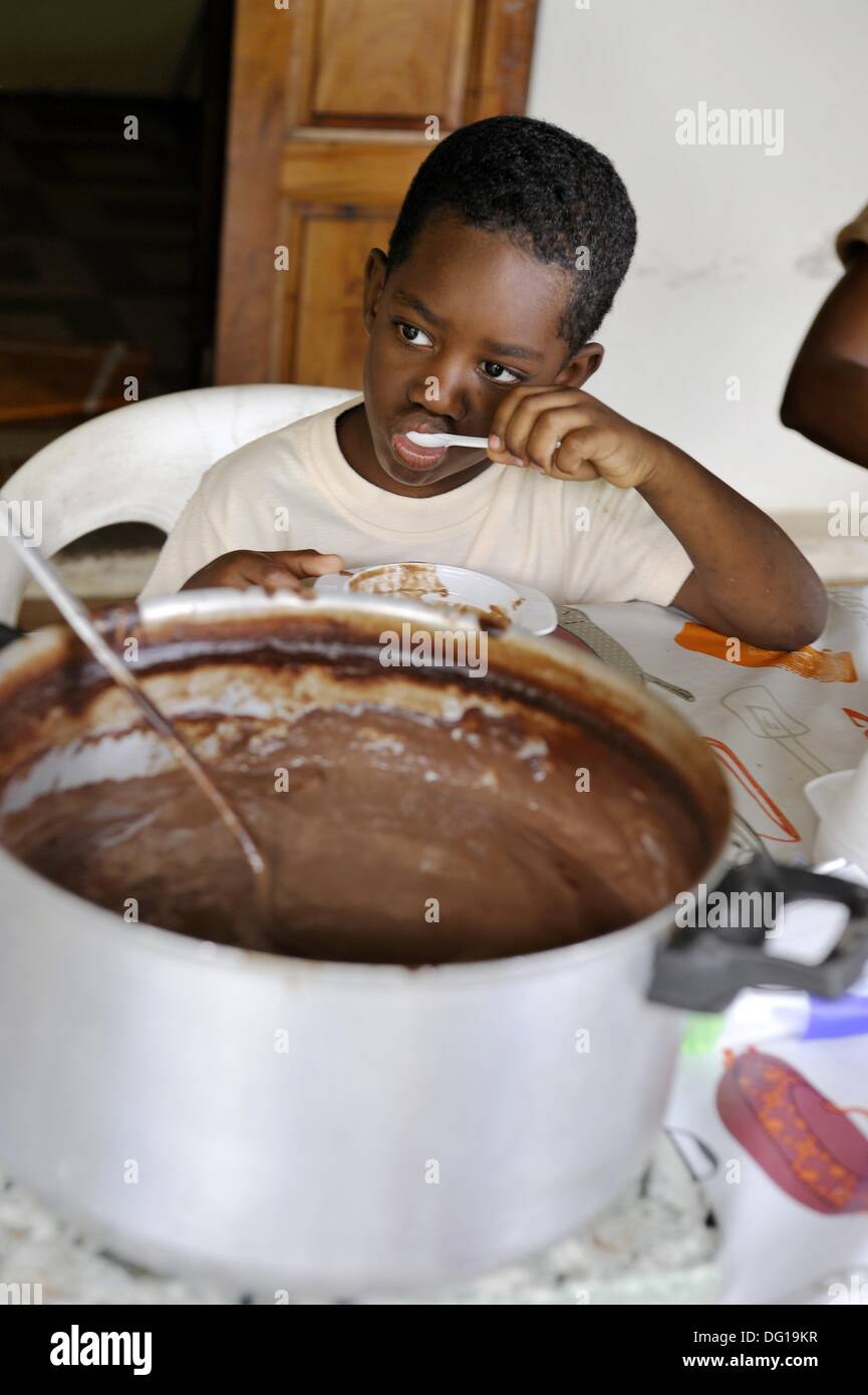 young boy eating chocolate ´first communion´, local speciality, Fonds