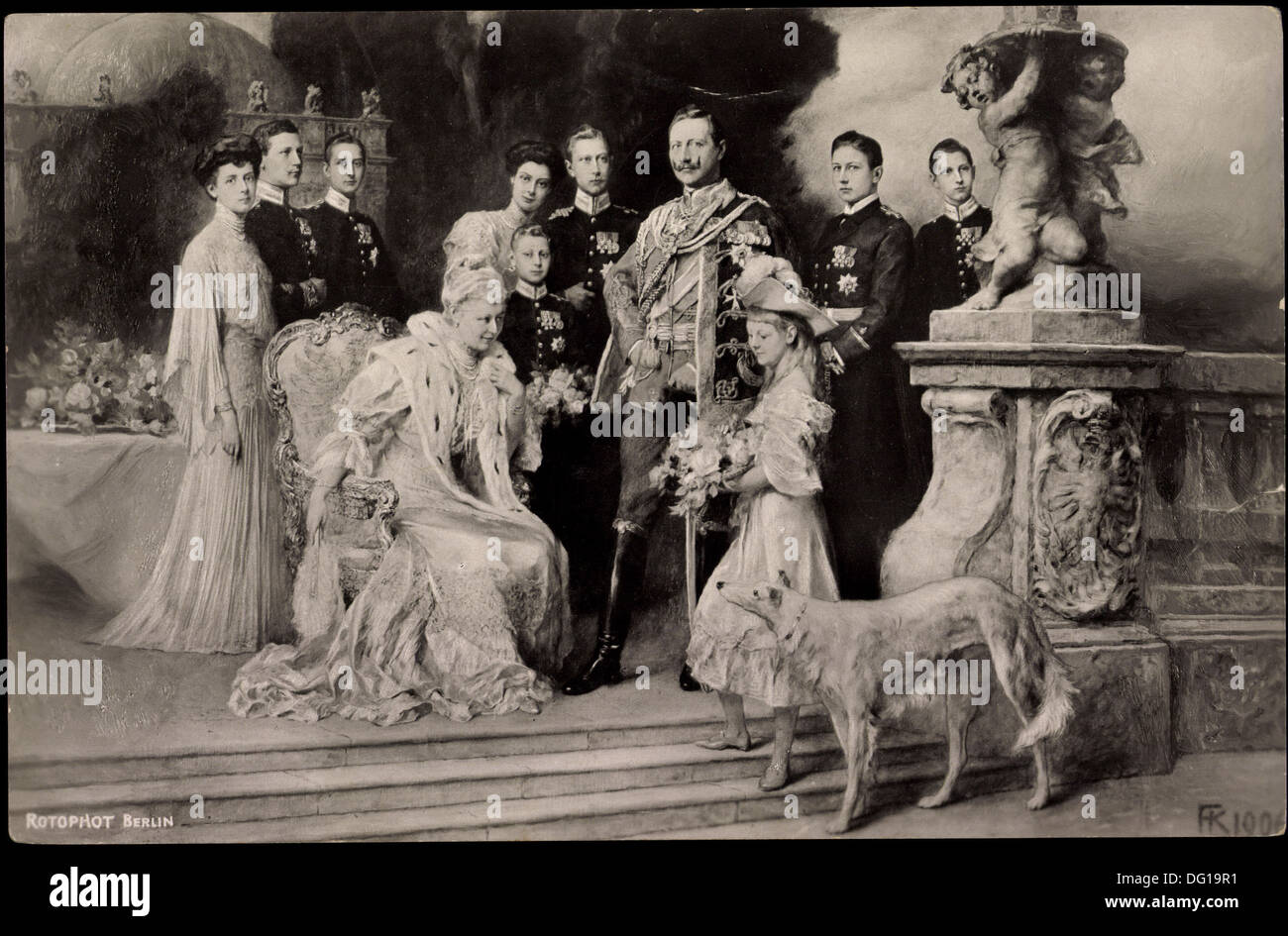 Ak Kaiser Wilhelm II von Preußen, Kaiserin Auguste Viktoria und Kinder, Windhund; Stock Photo