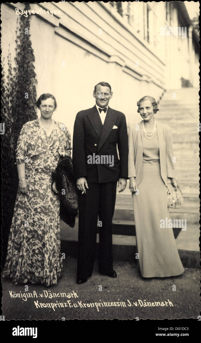 Foto Ak Die Königin von Dänemark, Kronprinzessin Ingrid und Kronprinz Frederik Stock Photo Alamy Foto Ak Die Königin von Dänemark, Kronprinzessin Ingrid und Kronprinz Frederik Stock Photo Alamy