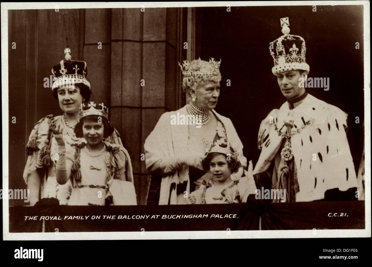 Ak King George VI., Elizabeth Bowes Lyon, Mary, Princess Elizabeth; Stock Photo