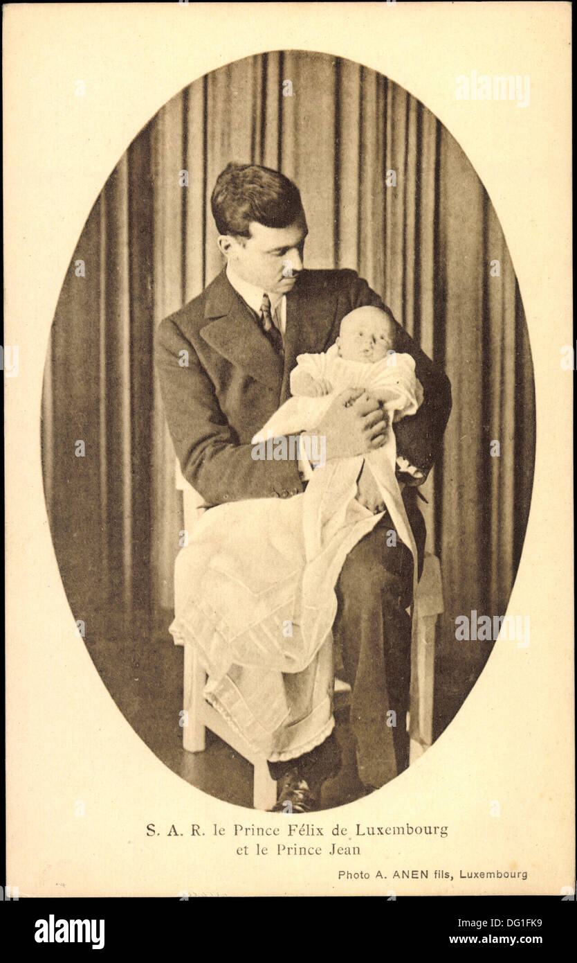 Passepartout Ak Prinz Felix von Luxemburg mit Prinz Jean als Kleinkind; Stock Photo