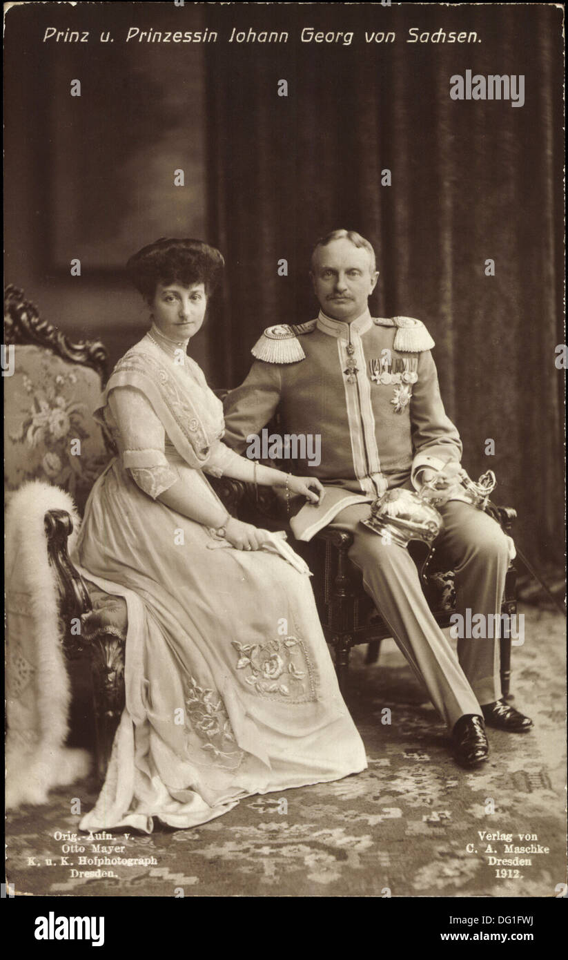 Ak Prinz und Prinzessin Johann von Sachsen, Paradeuniform