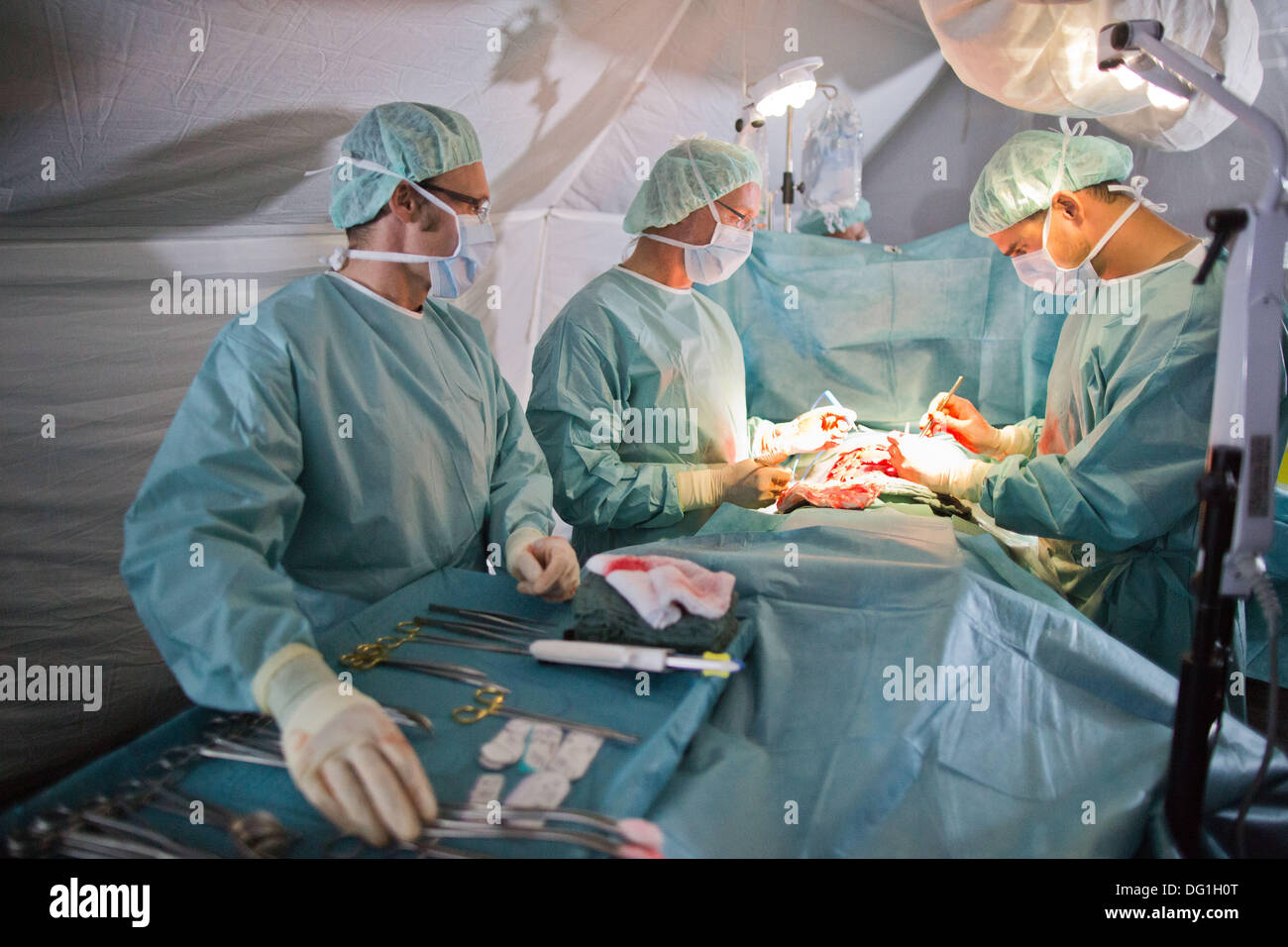 Army physicians hi-res stock photography and images - Alamy