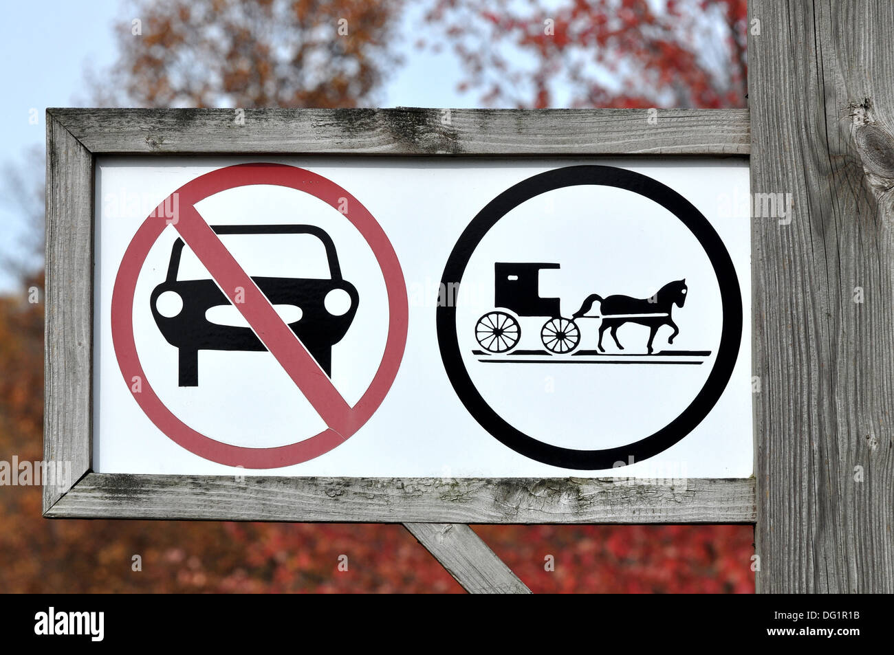 Only horse-drawn vehicles Signs erected in areas with Old Order Amish Stock Photo