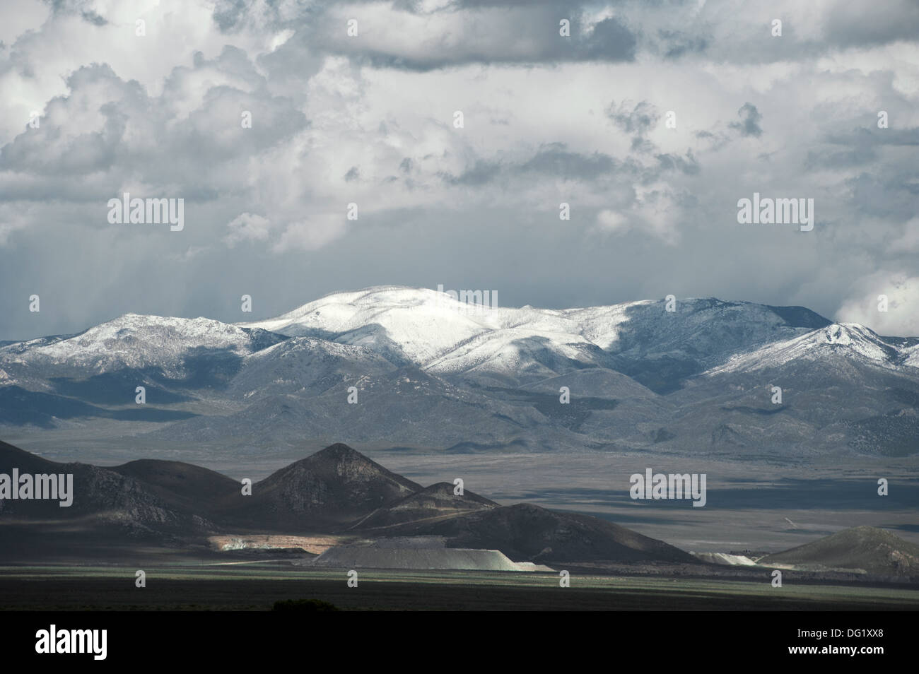 Vertical utah valley mountain hi-res stock photography and images - Alamy