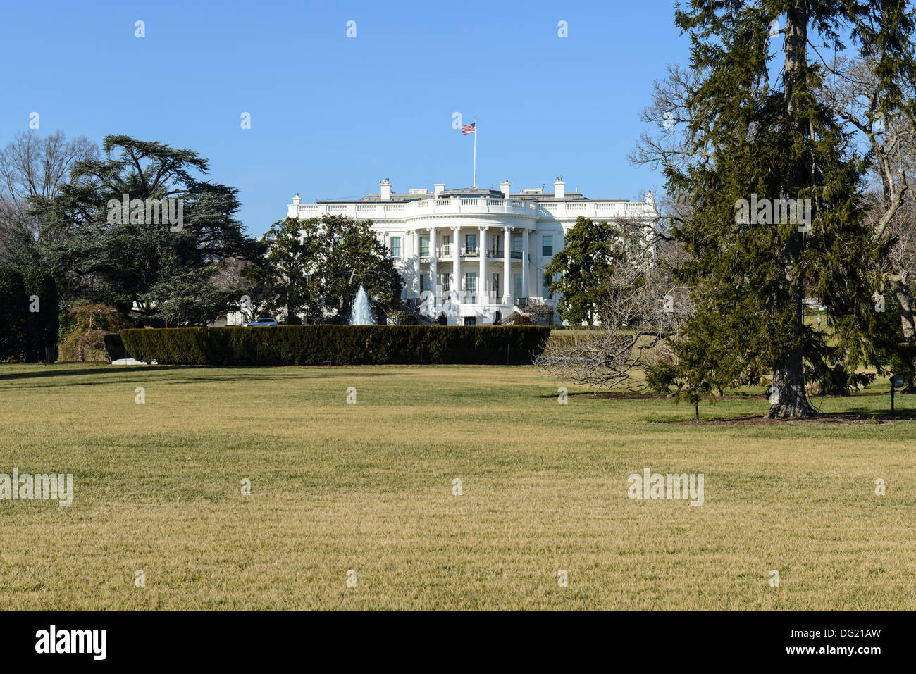 Washington dc white house blue sky hi-res stock photography and images ...