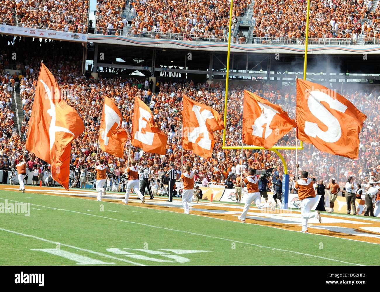 Jogo De Futebol Da Faculdade De Texas Longhorns Imagem Editorial - Imagem  de panorama, bandeira: 35289425