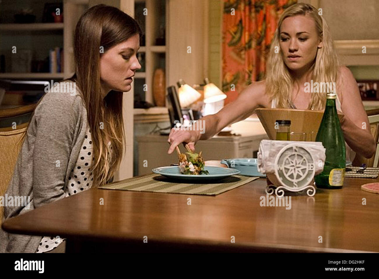 DEXTER MAKE YOUR OWN KIND OF MUSIC 203 Showtime film with Jennifer Carpenter at left and and Yvonne Strahovski Stock Photo