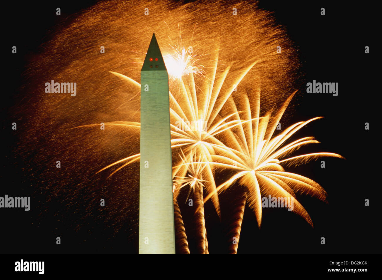 Washington Monument. 4th of July fireworks Stock Photo Alamy