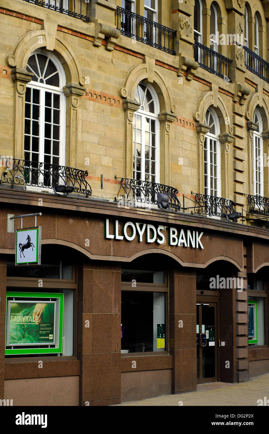 Lloyds bank credit card hires stock photography and images Alamy