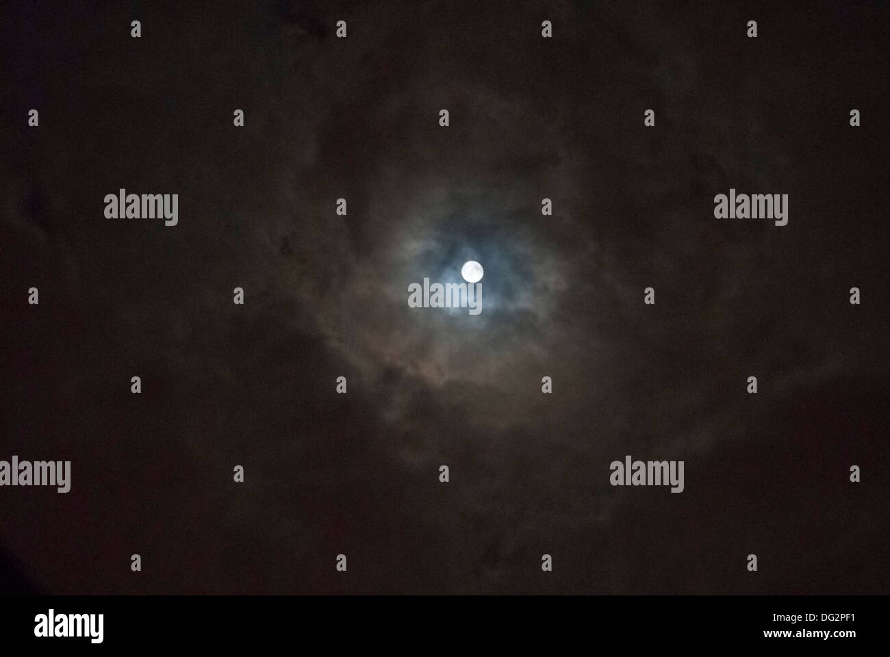 Full moon in the dark sky hi-res stock photography and images - Alamy