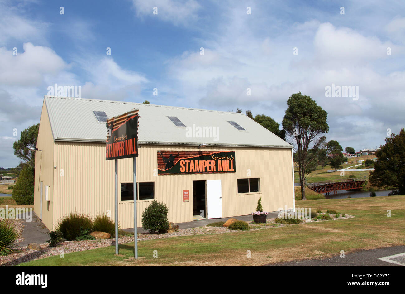 Waratah west hires stock photography and images Alamy
