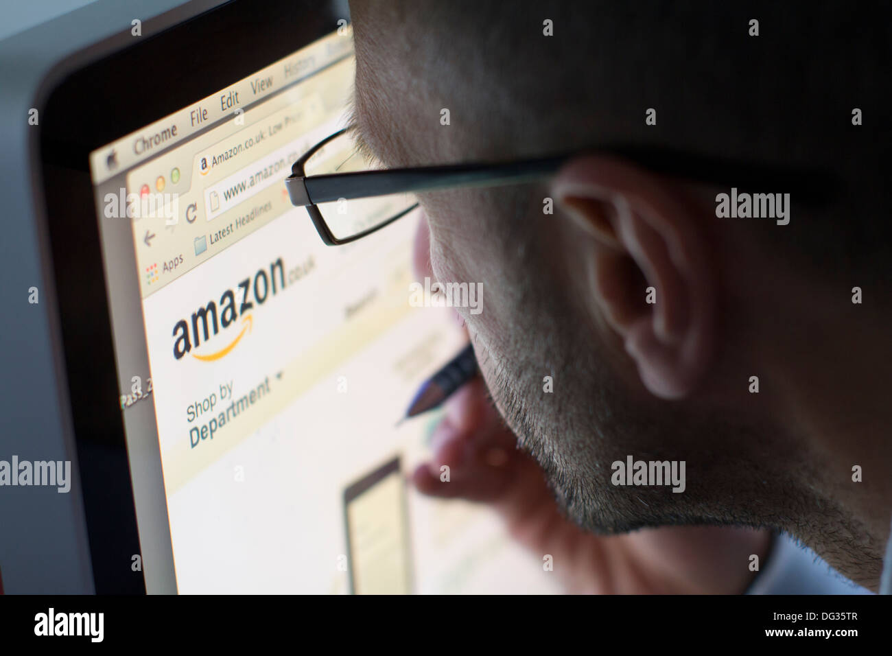 Amazon website hires stock photography and