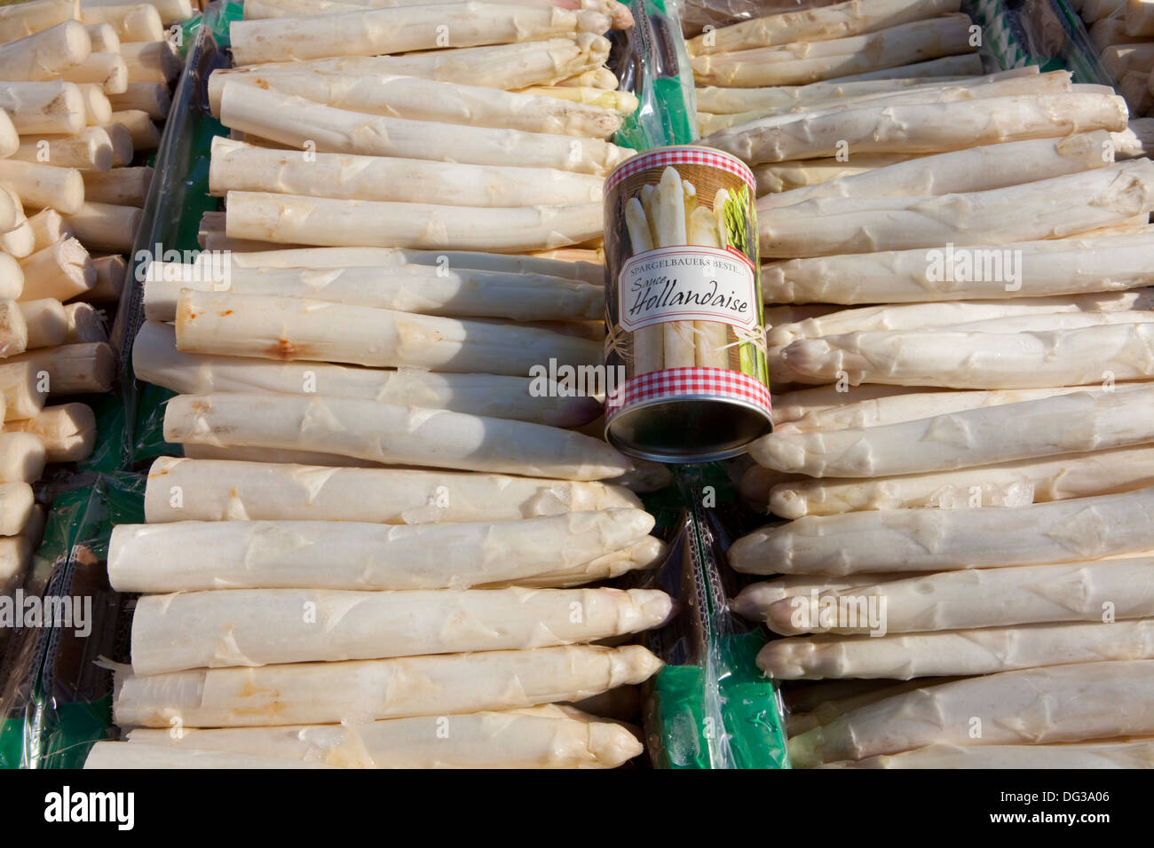 Asparagus from Nienburg at a market stall, Hanover, Lower Saxony, Germany, Stock Photo