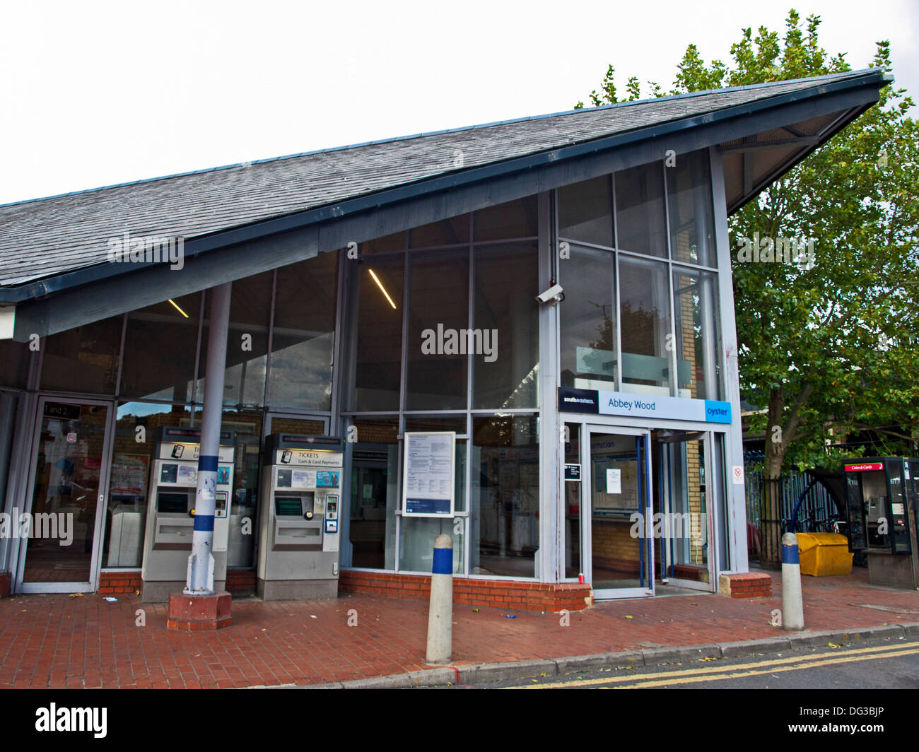 Abbey wood train station hi-res stock photography and images - Alamy