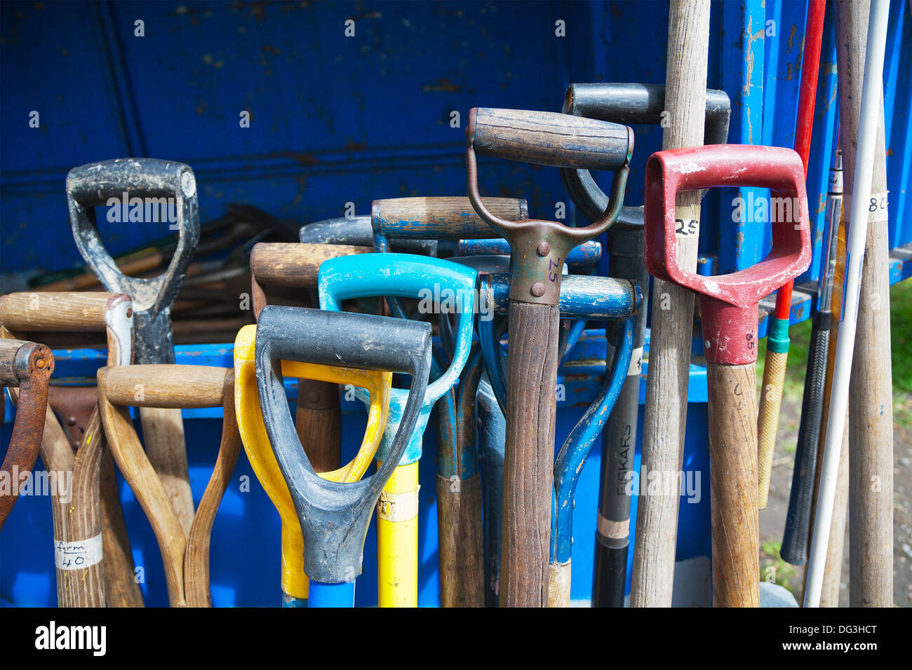 Used tools sale on market hi-res stock photography and images - Alamy