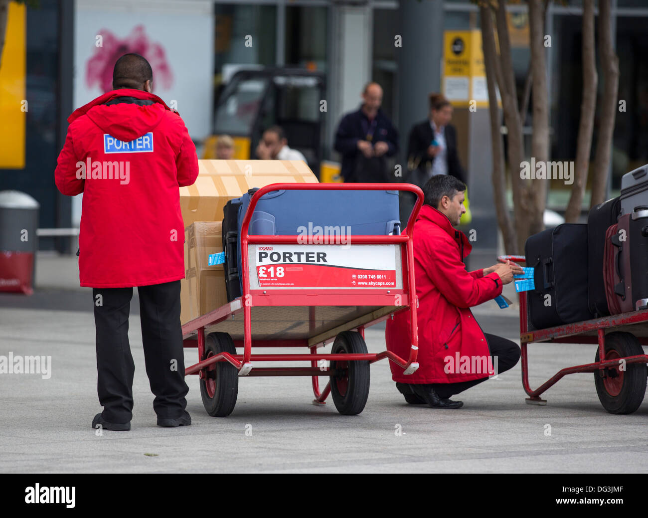 Porters trolley hires stock photography and images Alamy