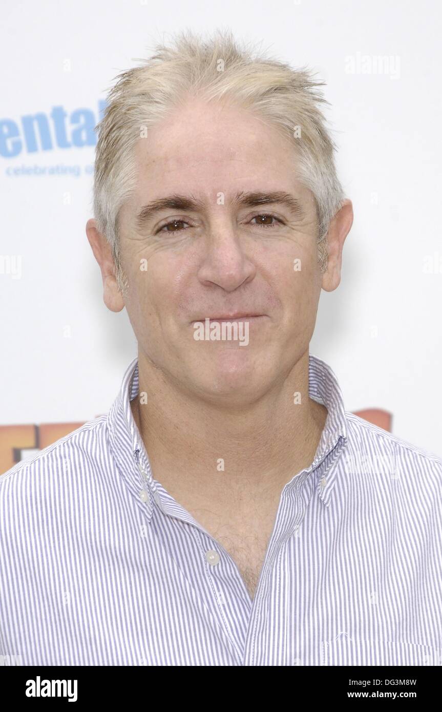 Los Angeles, CA, USA. 13th Oct, 2013. Carlos Alazraqui at arrivals for FREE BIRDS Premiere, Regency Village Theatre in Westwood, Los Angeles, CA October 13, 2013. Credit:  Michael Germana/Everett Collection/Alamy Live News Stock Photo