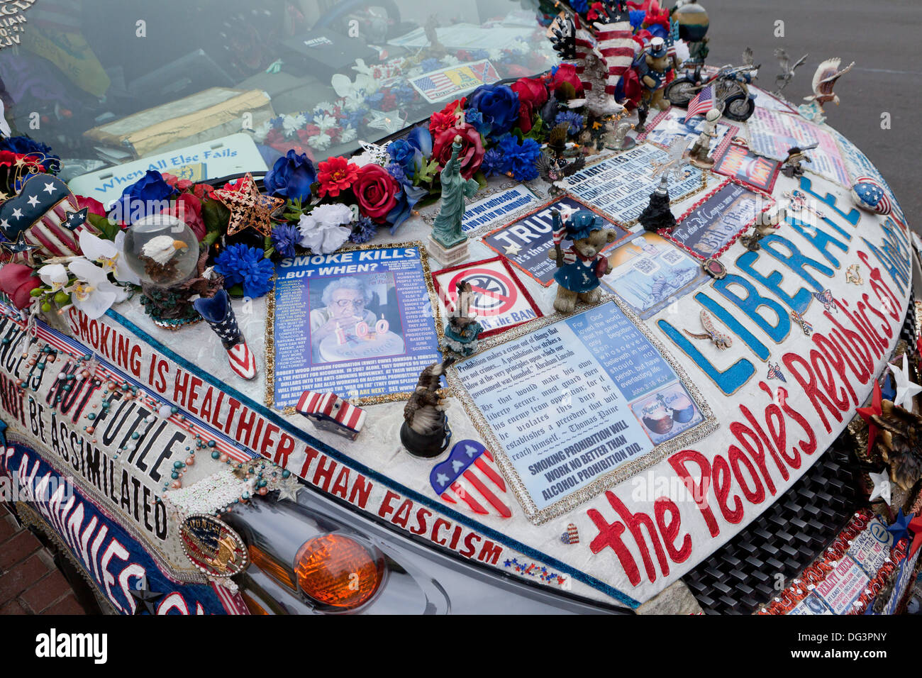 Linda Farley's minivan decorated with political ornaments and messages - Washington, DC USA Stock Photo
