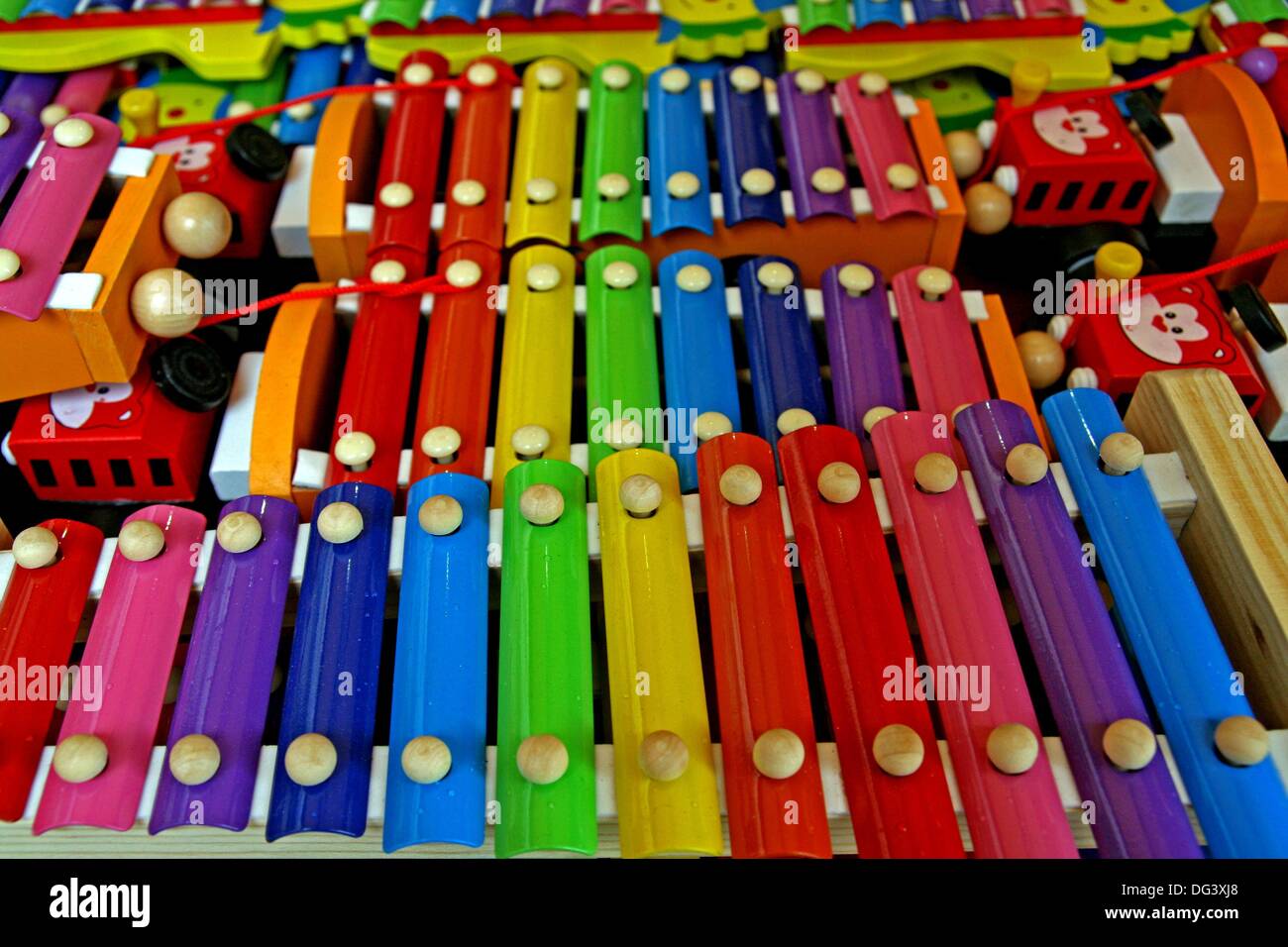 Coloured xylophone hires stock photography and images Alamy