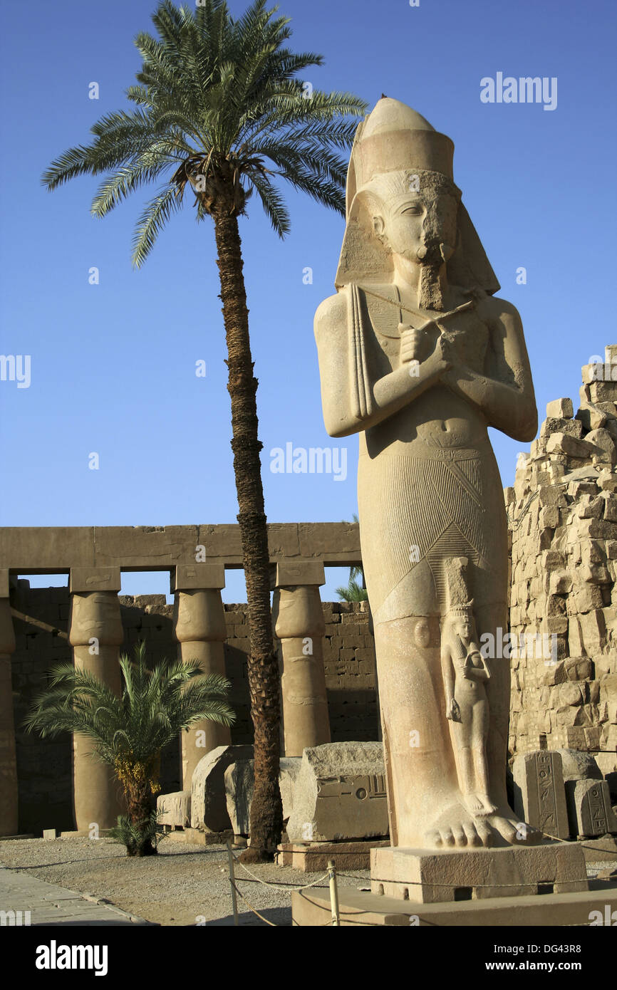 Ramesses ii karnak hi-res stock photography and images - Alamy