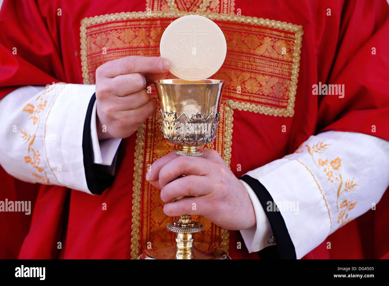 Celebration of the Eucharist, Catholic Mass, Villemomble, Seine-Saint-Denis, France, Europe Stock Photo